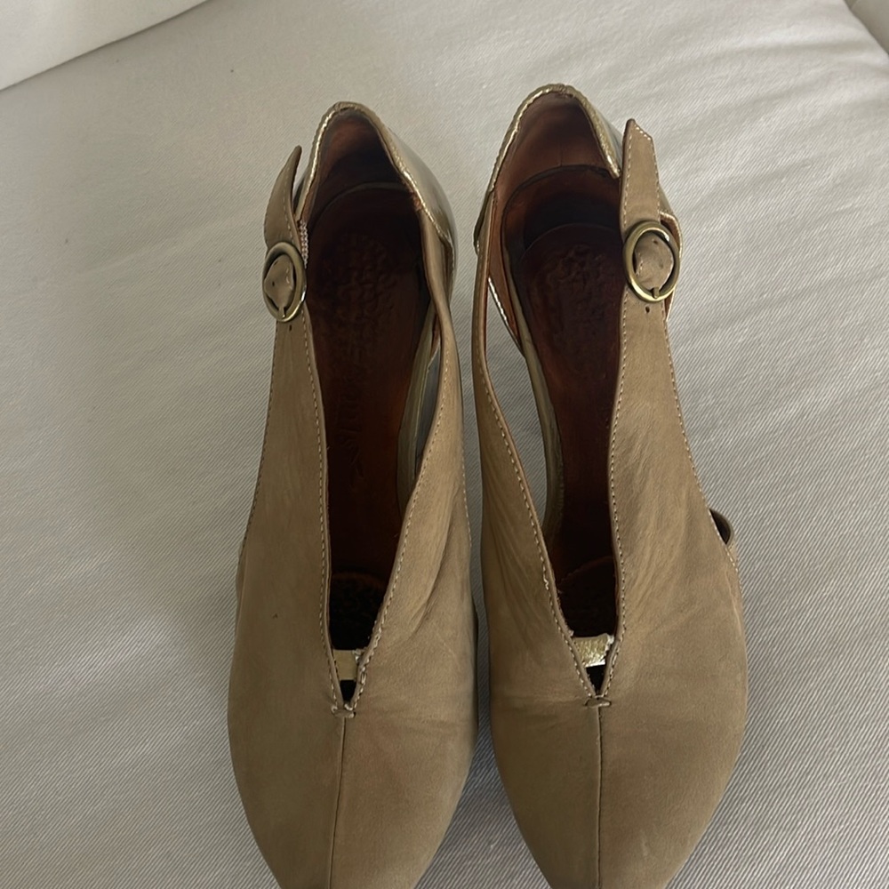 Cute and stylish tan suede heels